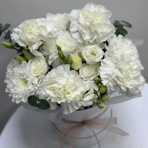 Средний бокс с нежным миксом цветов в коробочке